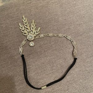 Flapper headband